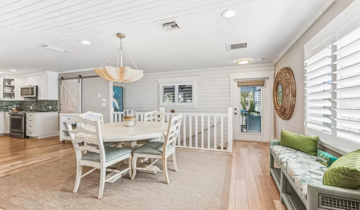 3 Bedrooms Bedrooms, 0 ,2 BathroomsBathrooms,Residential,Pending,0,D6144615