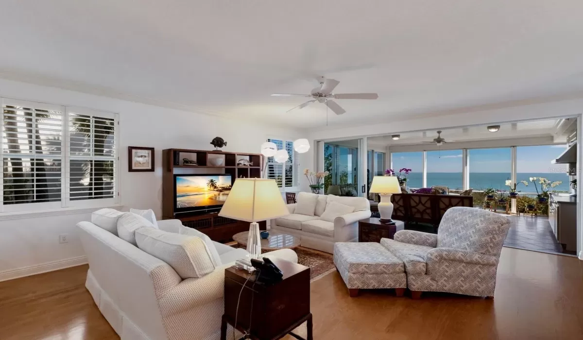 3 Bedrooms Bedrooms, 0 ,3 BathroomsBathrooms,Residential,For Sale,0,D6144921