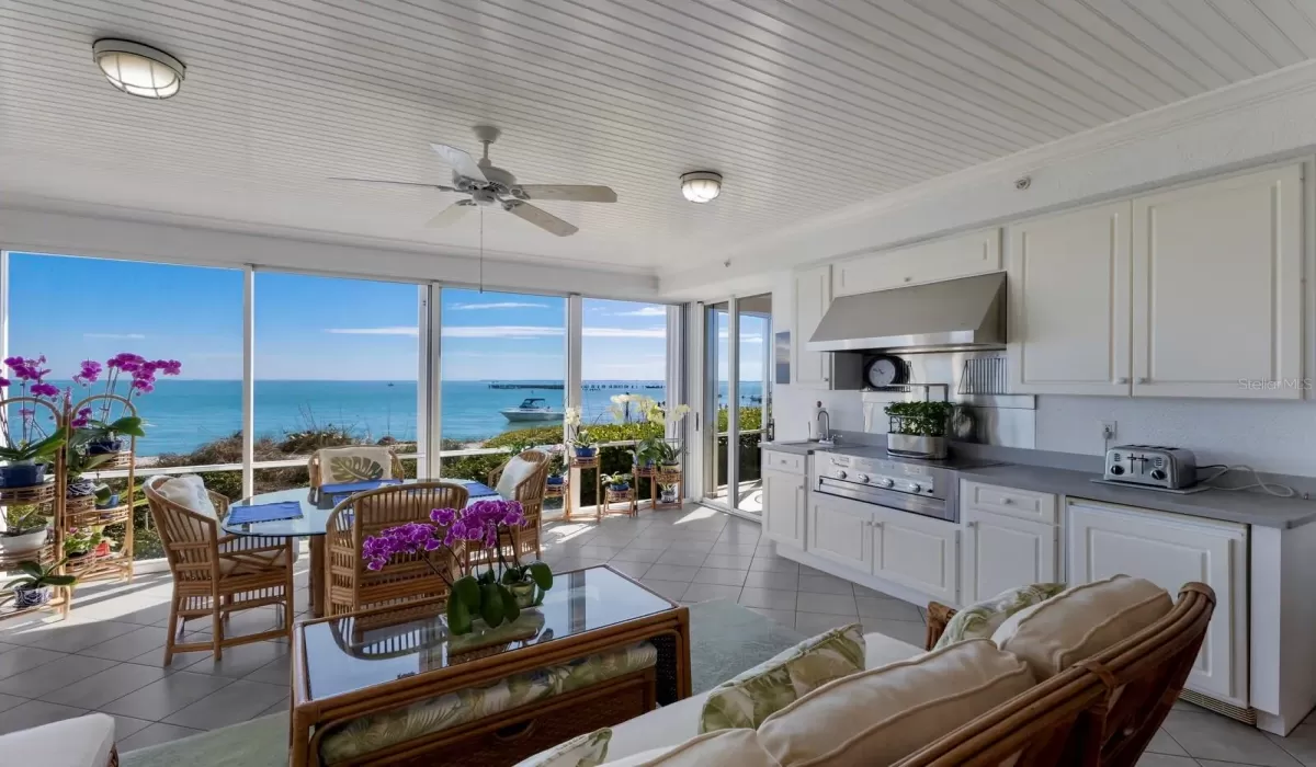 3 Bedrooms Bedrooms, 0 ,3 BathroomsBathrooms,Residential,For Sale,0,D6144921