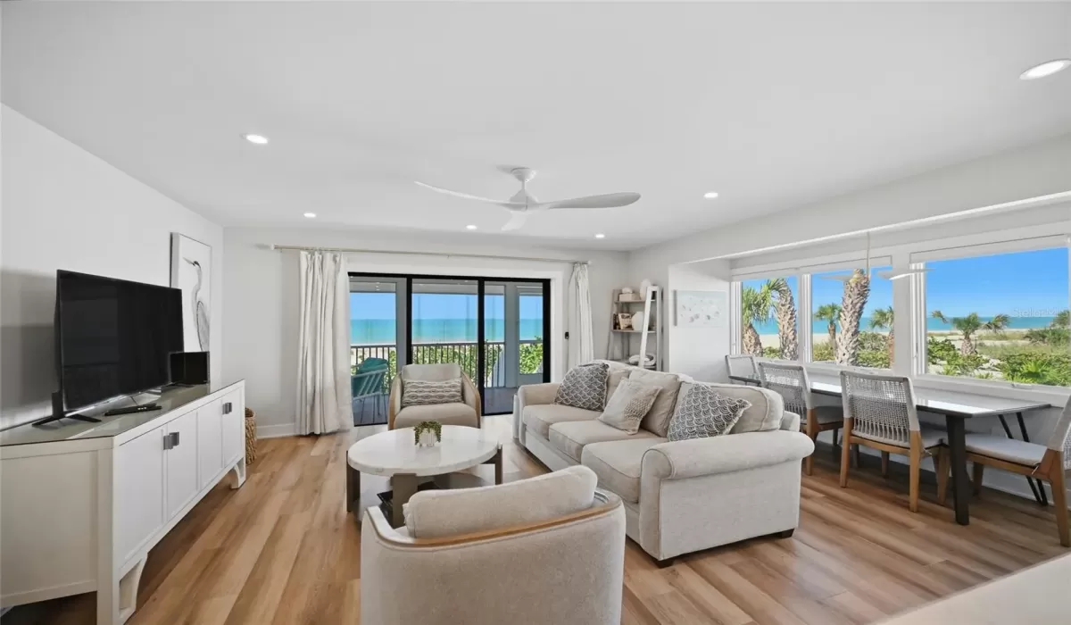 3 Bedrooms Bedrooms, 0 ,3 BathroomsBathrooms,Residential,For Sale,0,D6144962