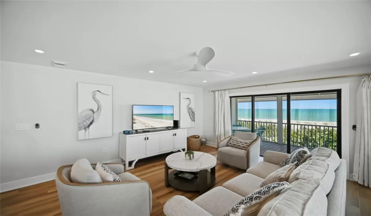 3 Bedrooms Bedrooms, 0 ,3 BathroomsBathrooms,Residential,For Sale,0,D6144962