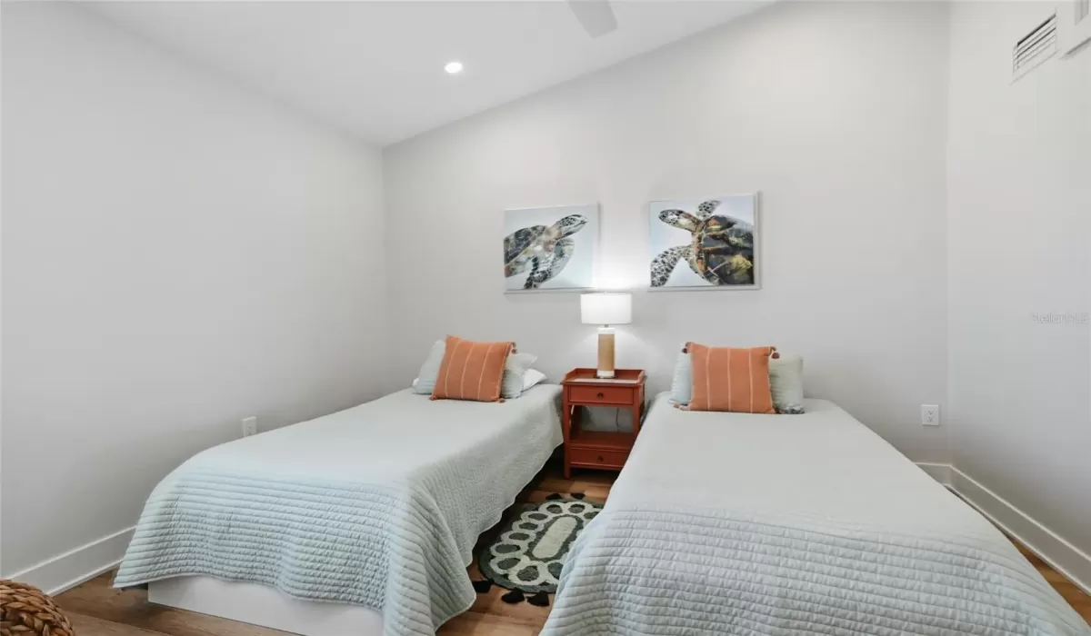 3 Bedrooms Bedrooms, 0 ,3 BathroomsBathrooms,Residential,For Sale,0,D6144962