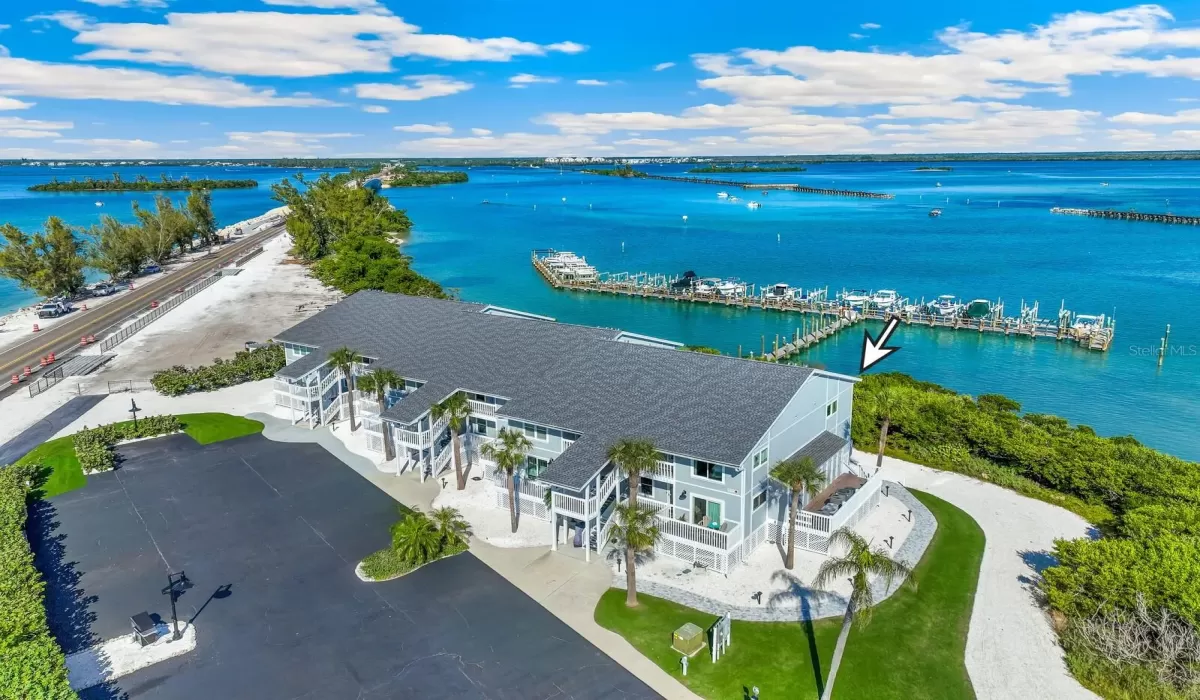 2 Bedrooms Bedrooms, 0 ,2 BathroomsBathrooms,Residential,For Sale,0,D6145100