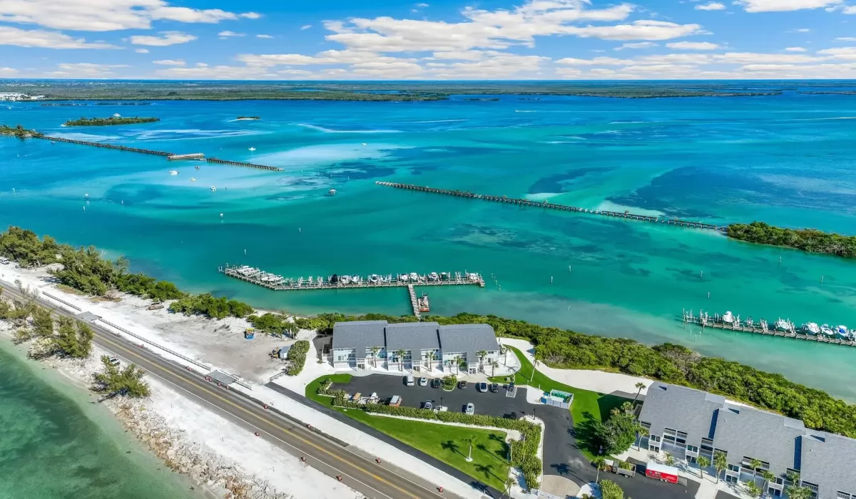 2 Bedrooms Bedrooms, 0 ,2 BathroomsBathrooms,Residential,For Sale,0,D6145100