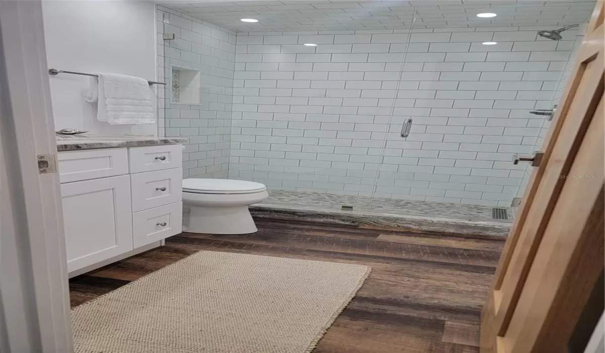 2 Bedrooms Bedrooms, 0 ,2 BathroomsBathrooms,Residential,For Sale,0,D6145072