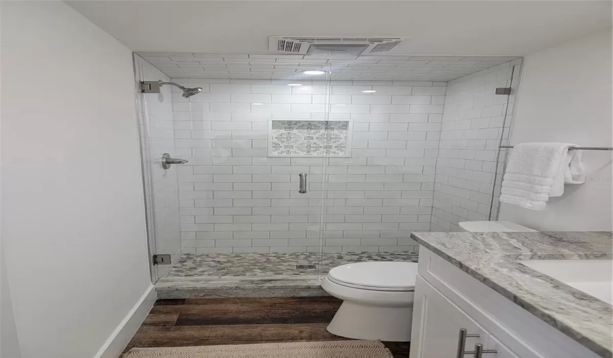 2 Bedrooms Bedrooms, 0 ,2 BathroomsBathrooms,Residential,For Sale,0,D6145072