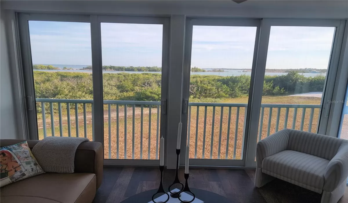 2 Bedrooms Bedrooms, 0 ,2 BathroomsBathrooms,Residential,For Sale,0,D6145072