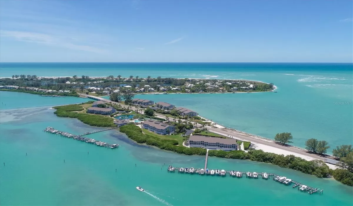 2 Bedrooms Bedrooms, 0 ,2 BathroomsBathrooms,Residential,For Sale,0,D6145072