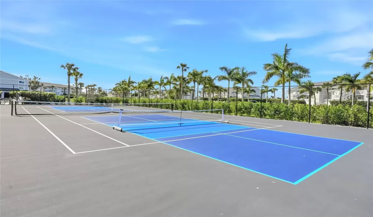 2 Bedrooms Bedrooms, 0 ,2 BathroomsBathrooms,Residential,For Sale,0,D6145072