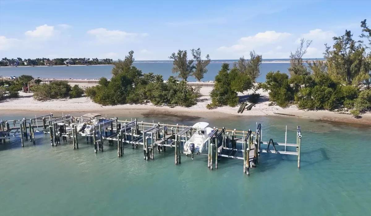 2 Bedrooms Bedrooms, 0 ,2 BathroomsBathrooms,Residential,For Sale,0,D6145072