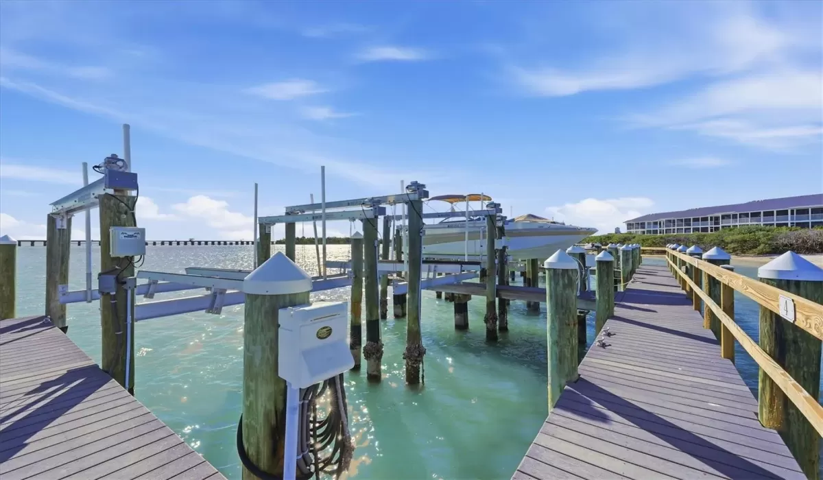 2 Bedrooms Bedrooms, 0 ,2 BathroomsBathrooms,Residential,For Sale,0,D6145072