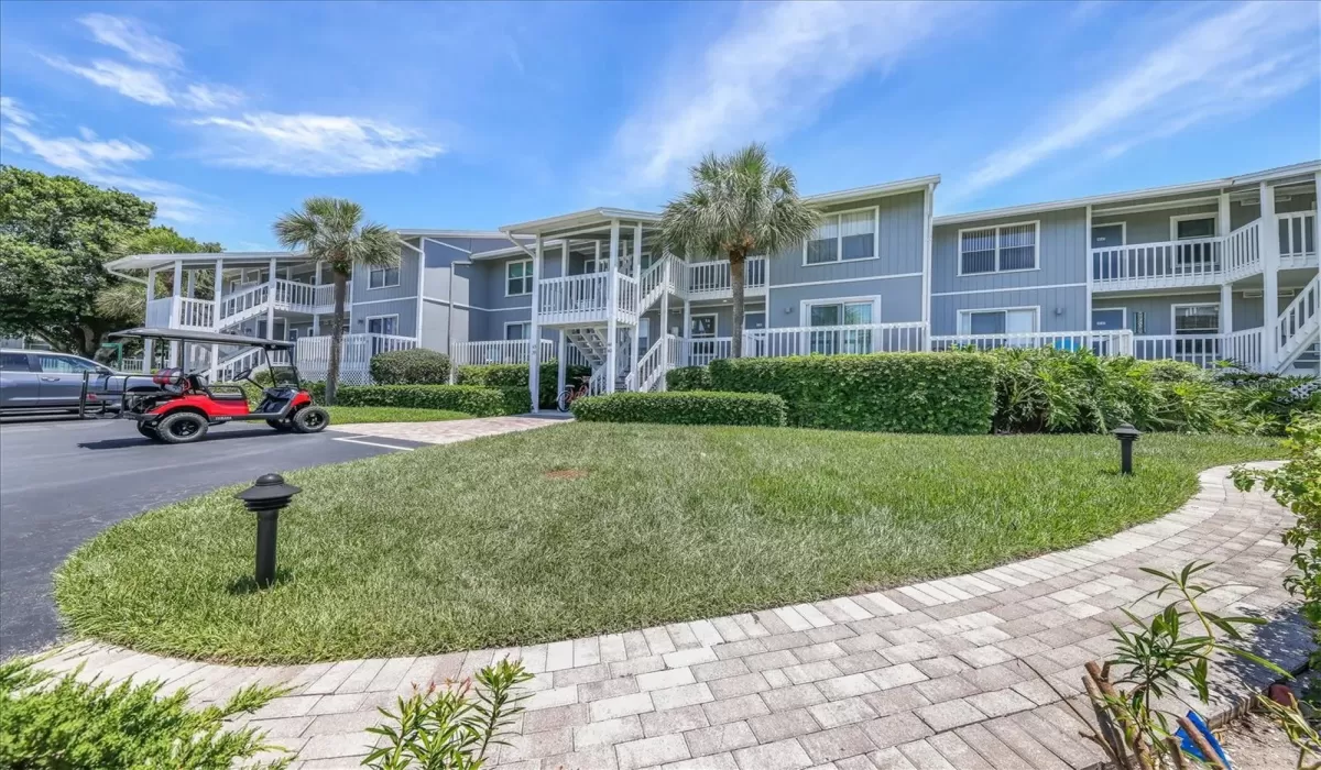 2 Bedrooms Bedrooms, 0 ,2 BathroomsBathrooms,Residential,For Sale,0,D6145072