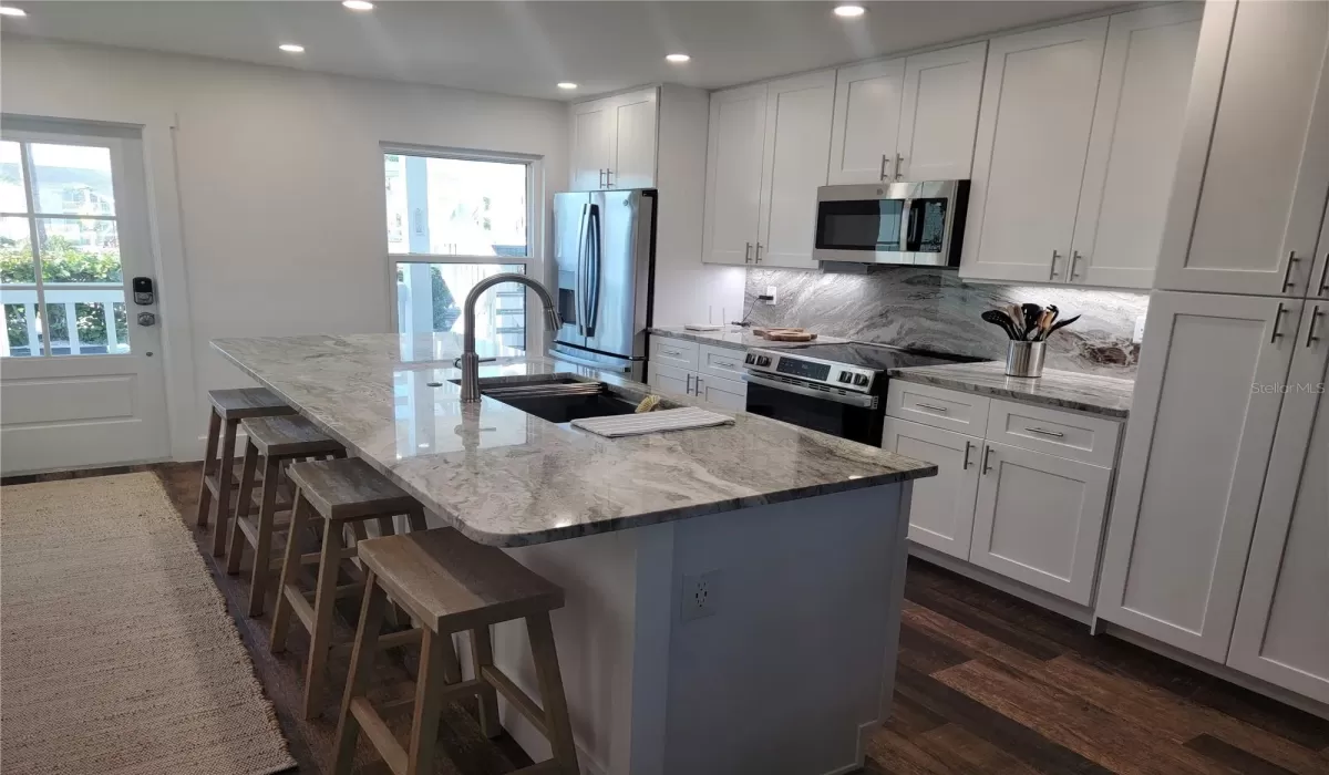 2 Bedrooms Bedrooms, 0 ,2 BathroomsBathrooms,Residential,For Sale,0,D6145072