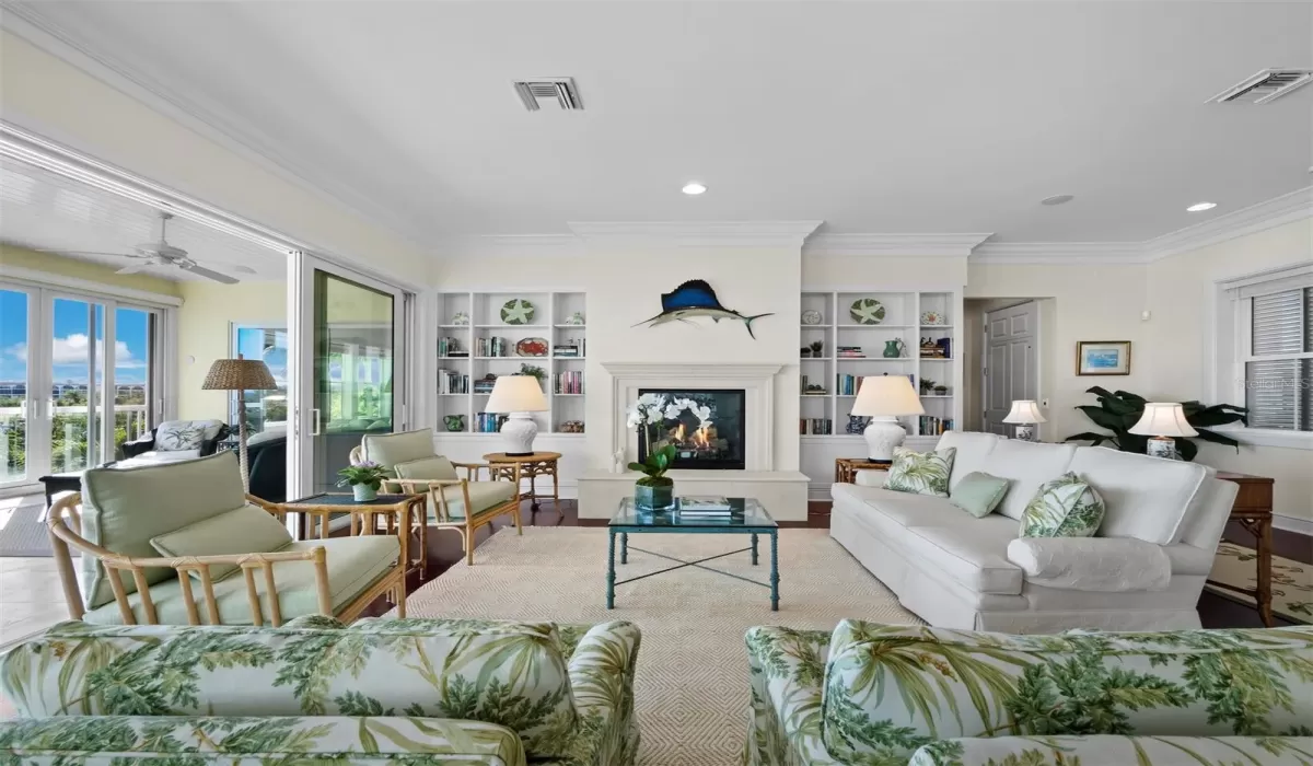 5 Bedrooms Bedrooms, 0 ,5 BathroomsBathrooms,Residential,For Sale,0,D6145104