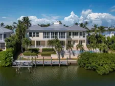 5 Bedrooms Bedrooms, 0 ,5 BathroomsBathrooms,Residential,For Sale,0,D6145104