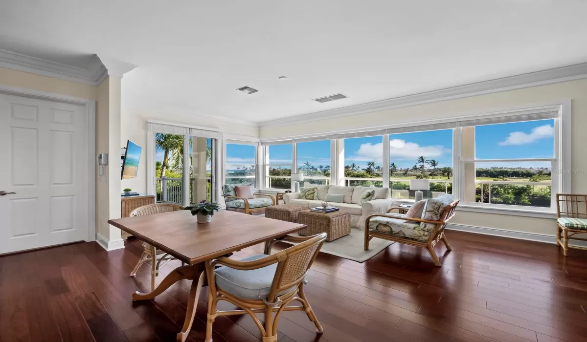 5 Bedrooms Bedrooms, 0 ,5 BathroomsBathrooms,Residential,For Sale,0,D6145104