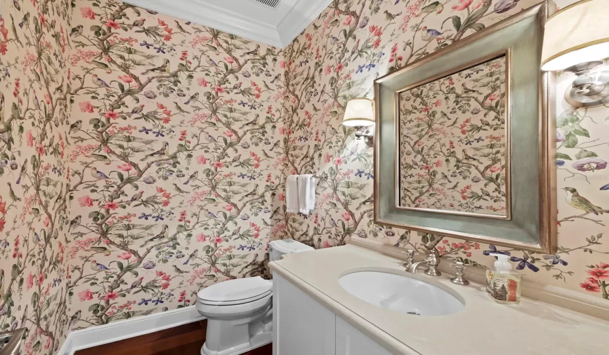 5 Bedrooms Bedrooms, 0 ,5 BathroomsBathrooms,Residential,For Sale,0,D6145104