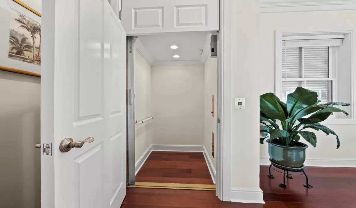 5 Bedrooms Bedrooms, 0 ,5 BathroomsBathrooms,Residential,For Sale,0,D6145104