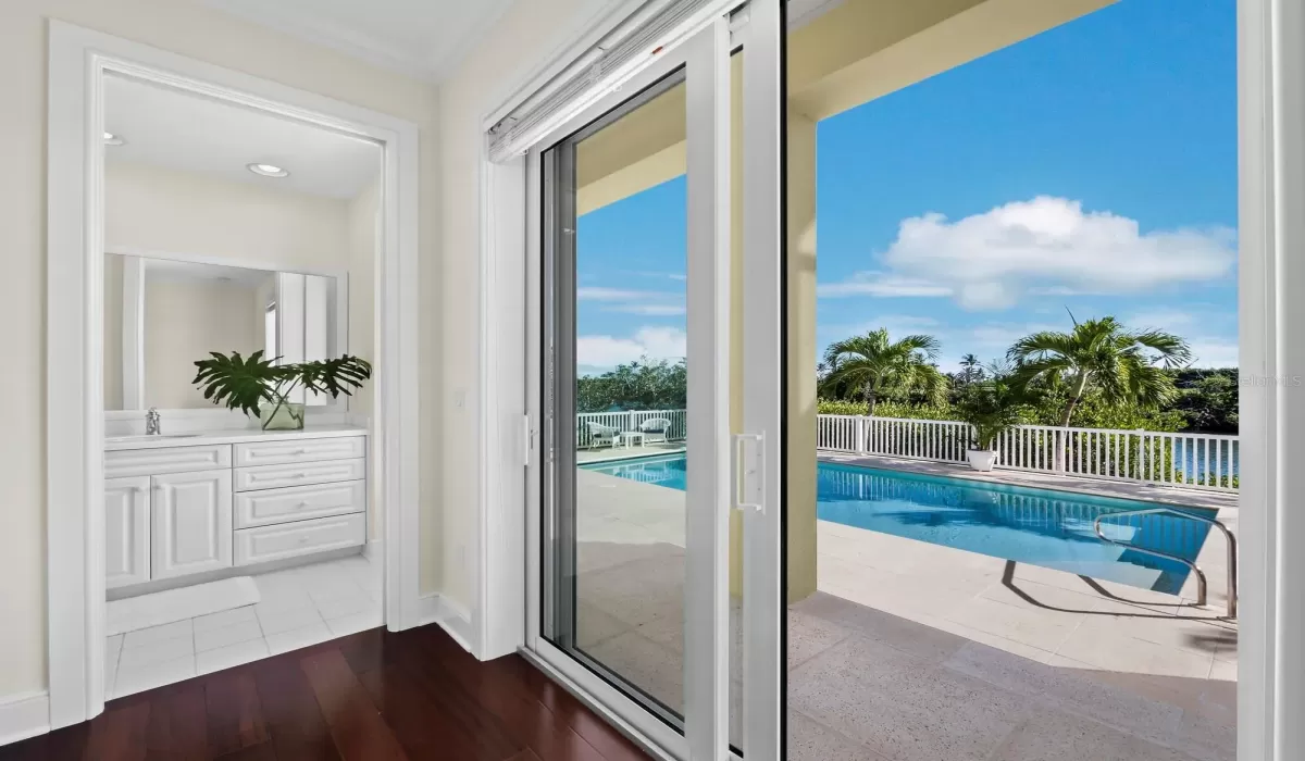 5 Bedrooms Bedrooms, 0 ,5 BathroomsBathrooms,Residential,For Sale,0,D6145104