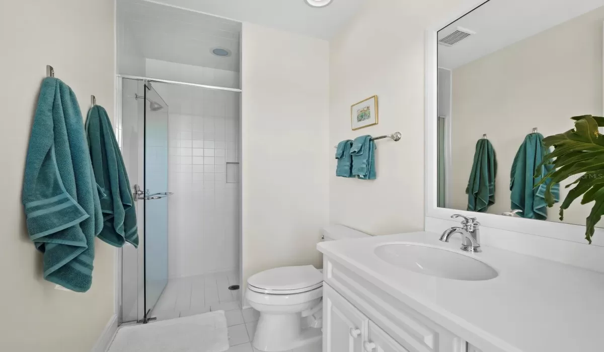 5 Bedrooms Bedrooms, 0 ,5 BathroomsBathrooms,Residential,For Sale,0,D6145104