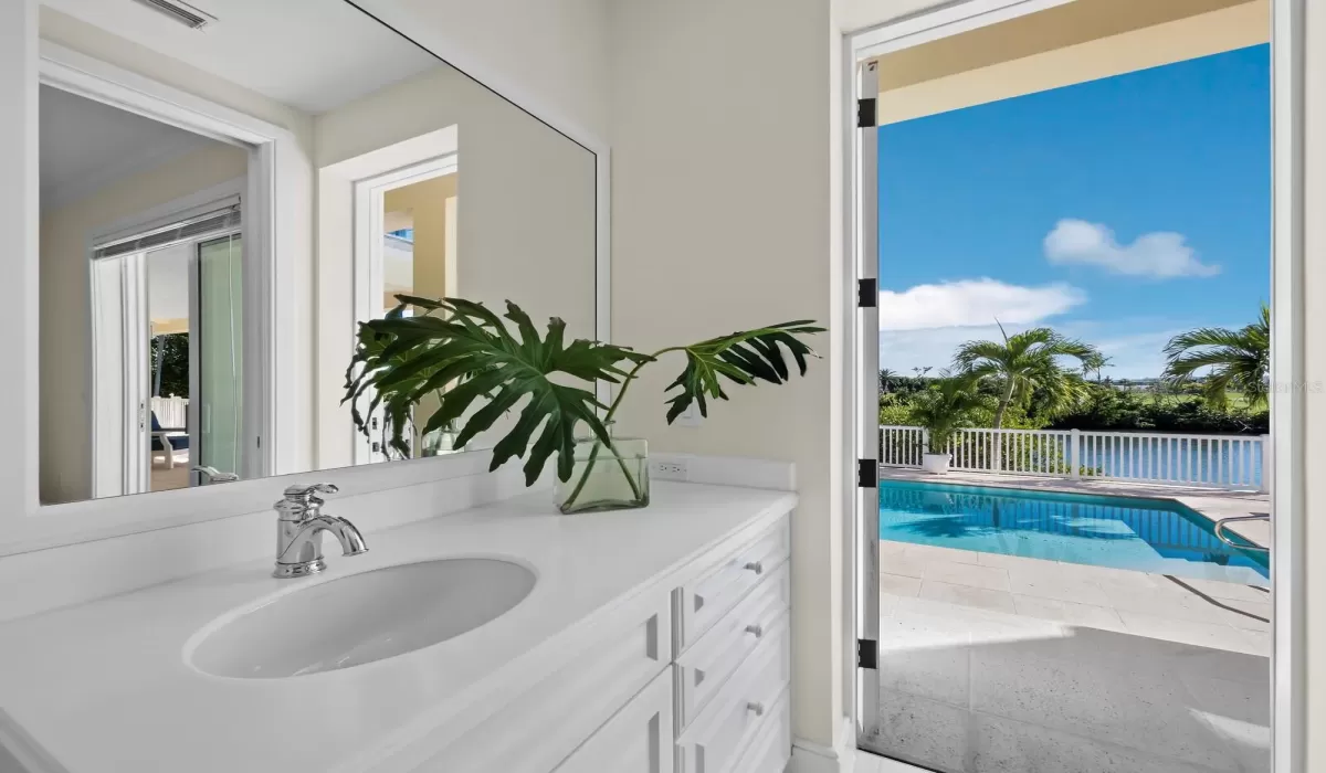 5 Bedrooms Bedrooms, 0 ,5 BathroomsBathrooms,Residential,For Sale,0,D6145104