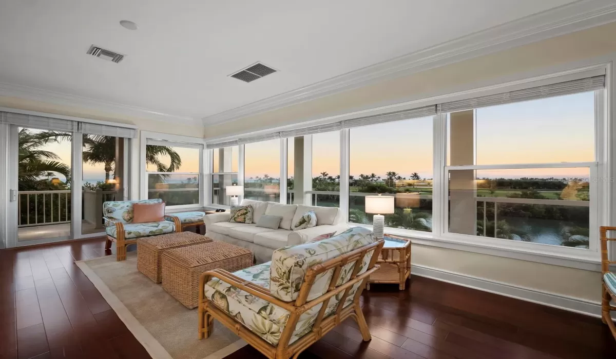 5 Bedrooms Bedrooms, 0 ,5 BathroomsBathrooms,Residential,For Sale,0,D6145104