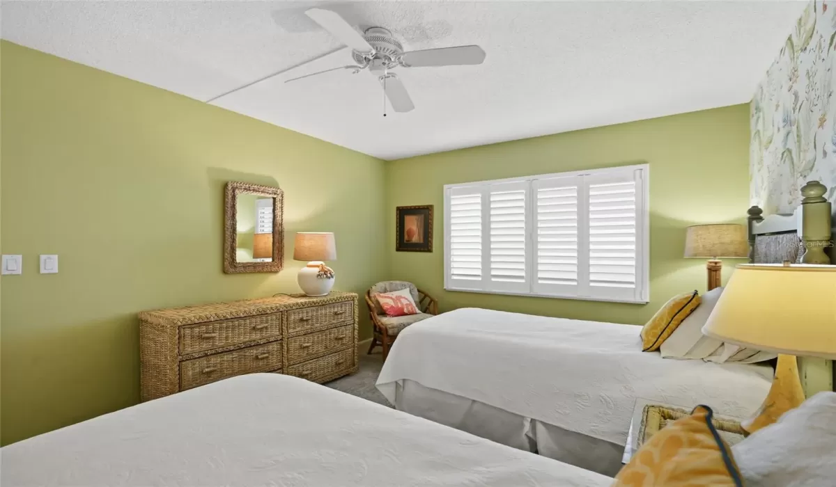 2 Bedrooms Bedrooms, 0 ,2 BathroomsBathrooms,Residential,For Sale,0,D6145260