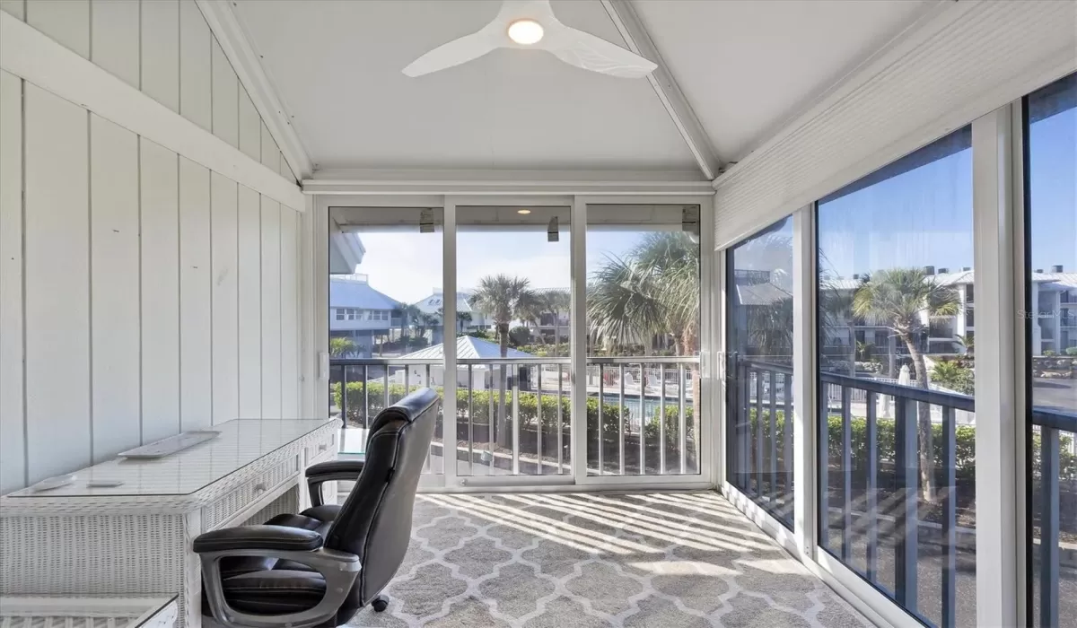 Guest Bedroom Private Sitting Area!