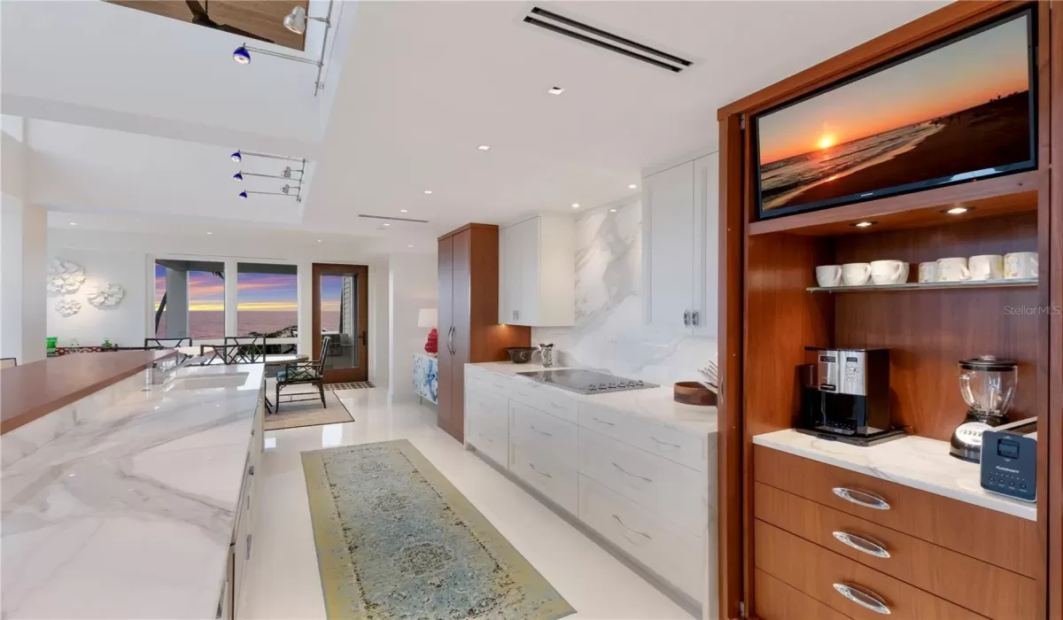 4 Bedrooms Bedrooms, 0 ,3 BathroomsBathrooms,Residential,For Sale,0,D6145154