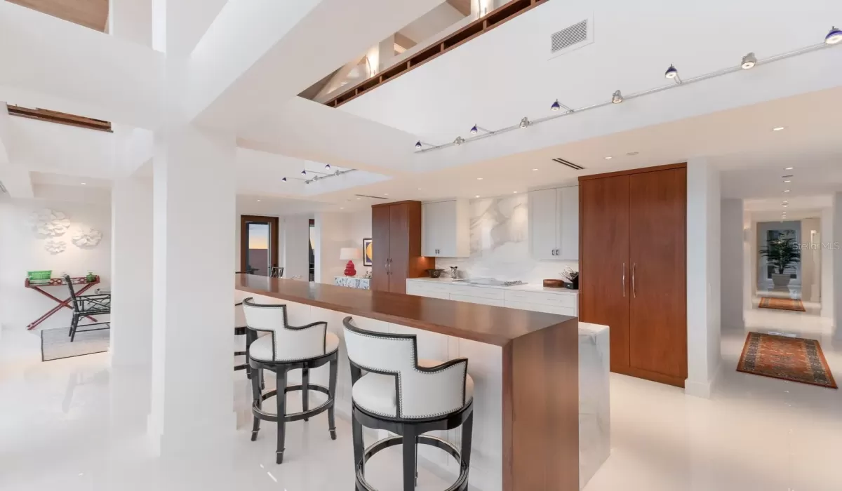 4 Bedrooms Bedrooms, 0 ,3 BathroomsBathrooms,Residential,For Sale,0,D6145154