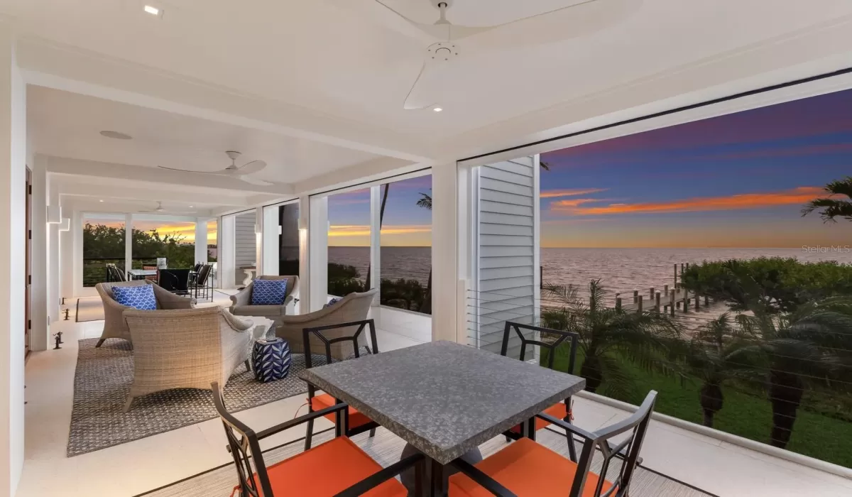 4 Bedrooms Bedrooms, 0 ,3 BathroomsBathrooms,Residential,For Sale,0,D6145154