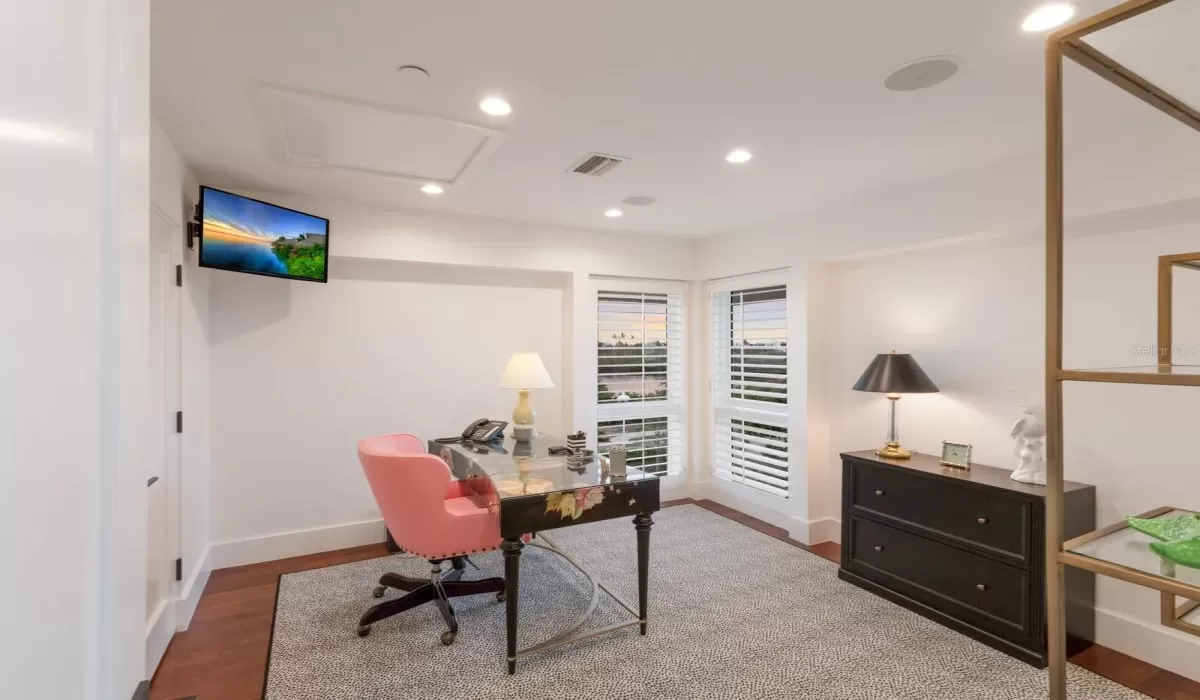 4 Bedrooms Bedrooms, 0 ,3 BathroomsBathrooms,Residential,For Sale,0,D6145154