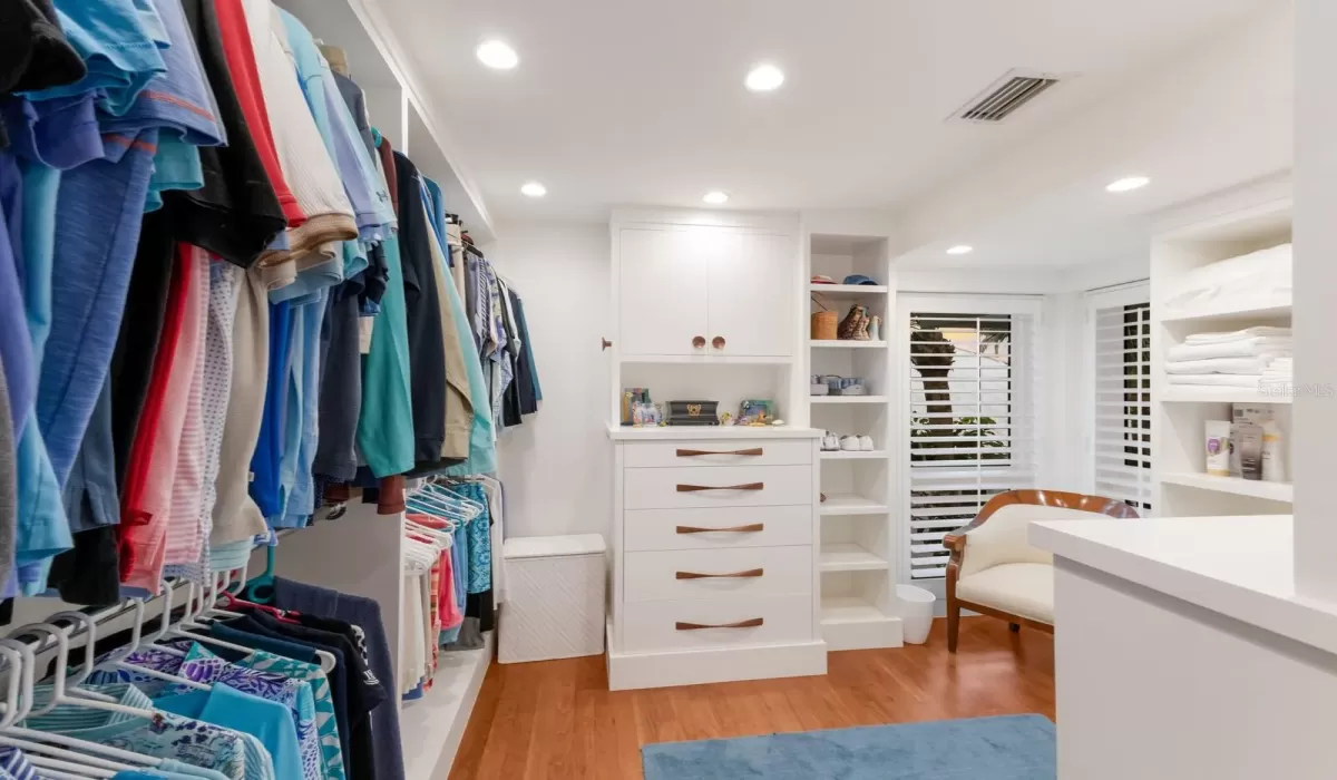 4 Bedrooms Bedrooms, 0 ,3 BathroomsBathrooms,Residential,For Sale,0,D6145154