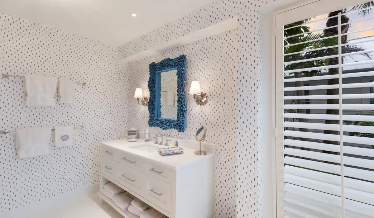 4 Bedrooms Bedrooms, 0 ,3 BathroomsBathrooms,Residential,For Sale,0,D6145154