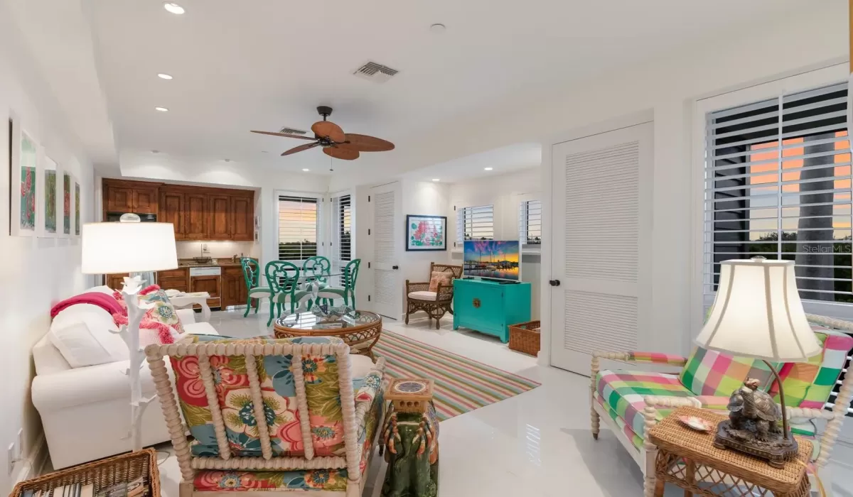 4 Bedrooms Bedrooms, 0 ,3 BathroomsBathrooms,Residential,For Sale,0,D6145154