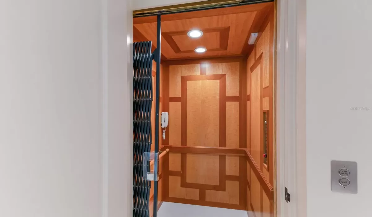 4 Bedrooms Bedrooms, 0 ,3 BathroomsBathrooms,Residential,For Sale,0,D6145154