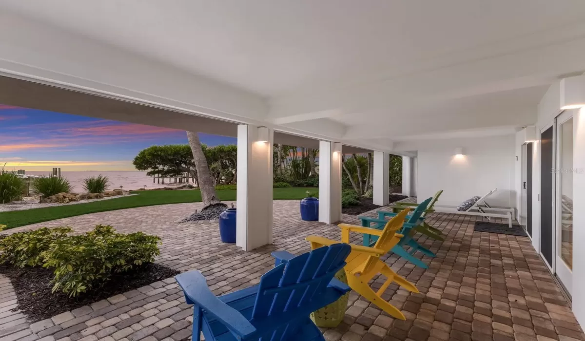 4 Bedrooms Bedrooms, 0 ,3 BathroomsBathrooms,Residential,For Sale,0,D6145154