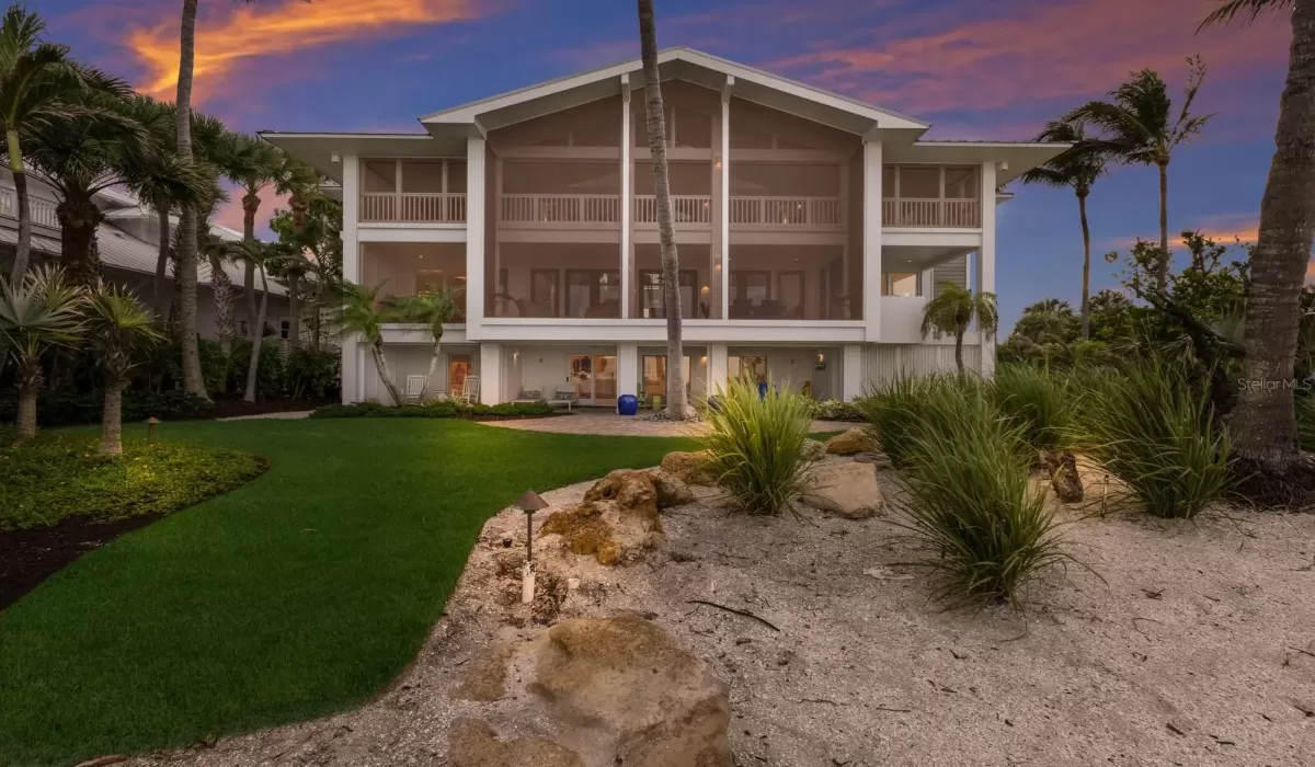 4 Bedrooms Bedrooms, 0 ,3 BathroomsBathrooms,Residential,For Sale,0,D6145154