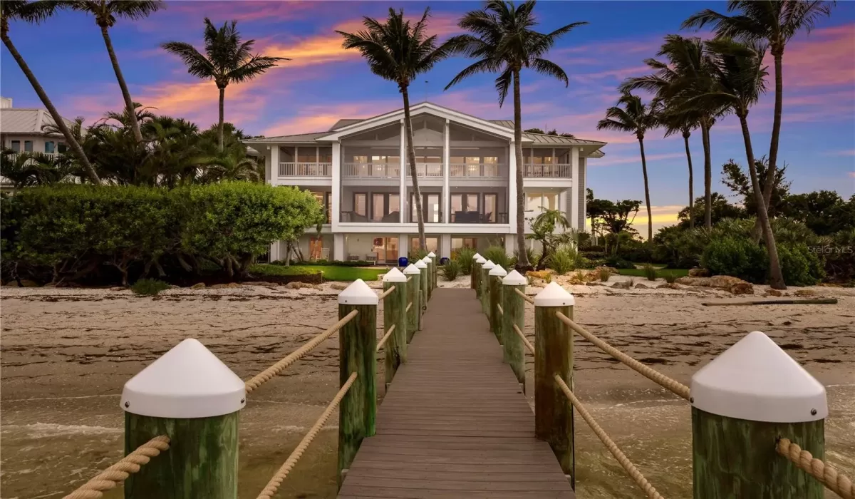 4 Bedrooms Bedrooms, 0 ,3 BathroomsBathrooms,Residential,For Sale,0,D6145154