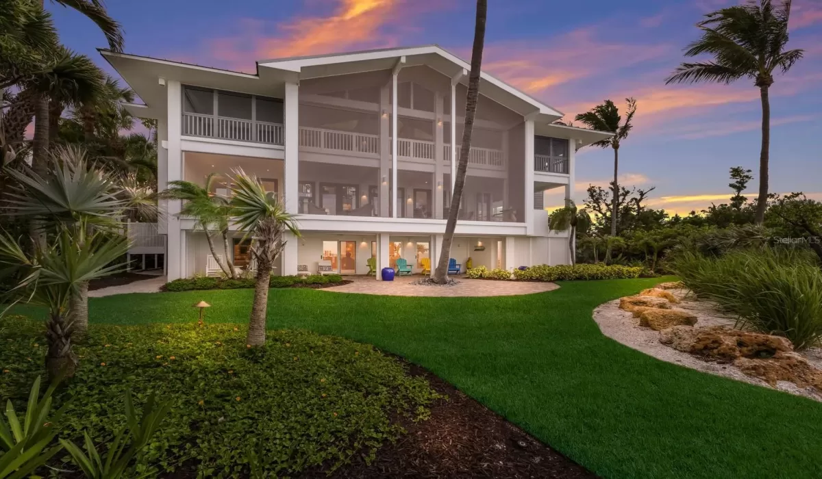 4 Bedrooms Bedrooms, 0 ,3 BathroomsBathrooms,Residential,For Sale,0,D6145154