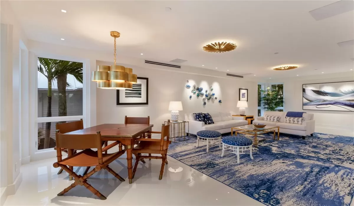 4 Bedrooms Bedrooms, 0 ,3 BathroomsBathrooms,Residential,For Sale,0,D6145154