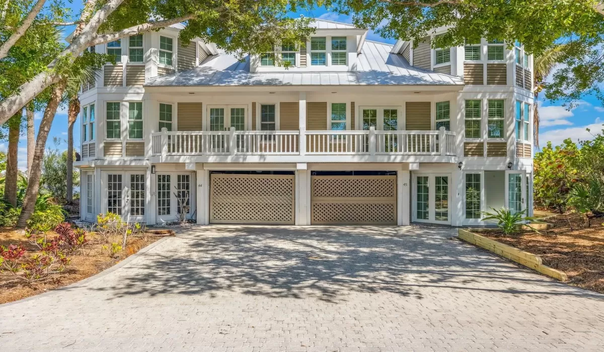 3 Bedrooms Bedrooms, 0 ,3 BathroomsBathrooms,Residential,For Sale,0,D6145319