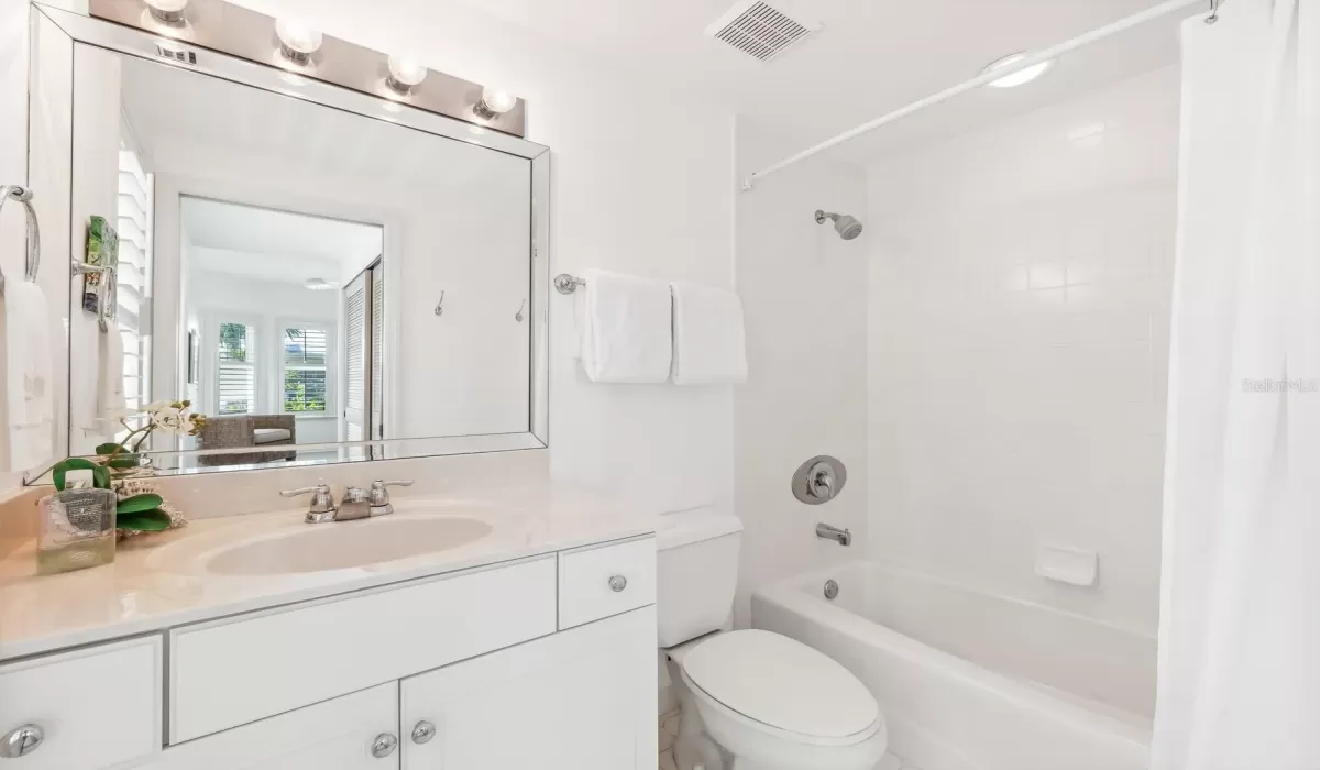 3 Bedrooms Bedrooms, 0 ,3 BathroomsBathrooms,Residential,For Sale,0,D6145319