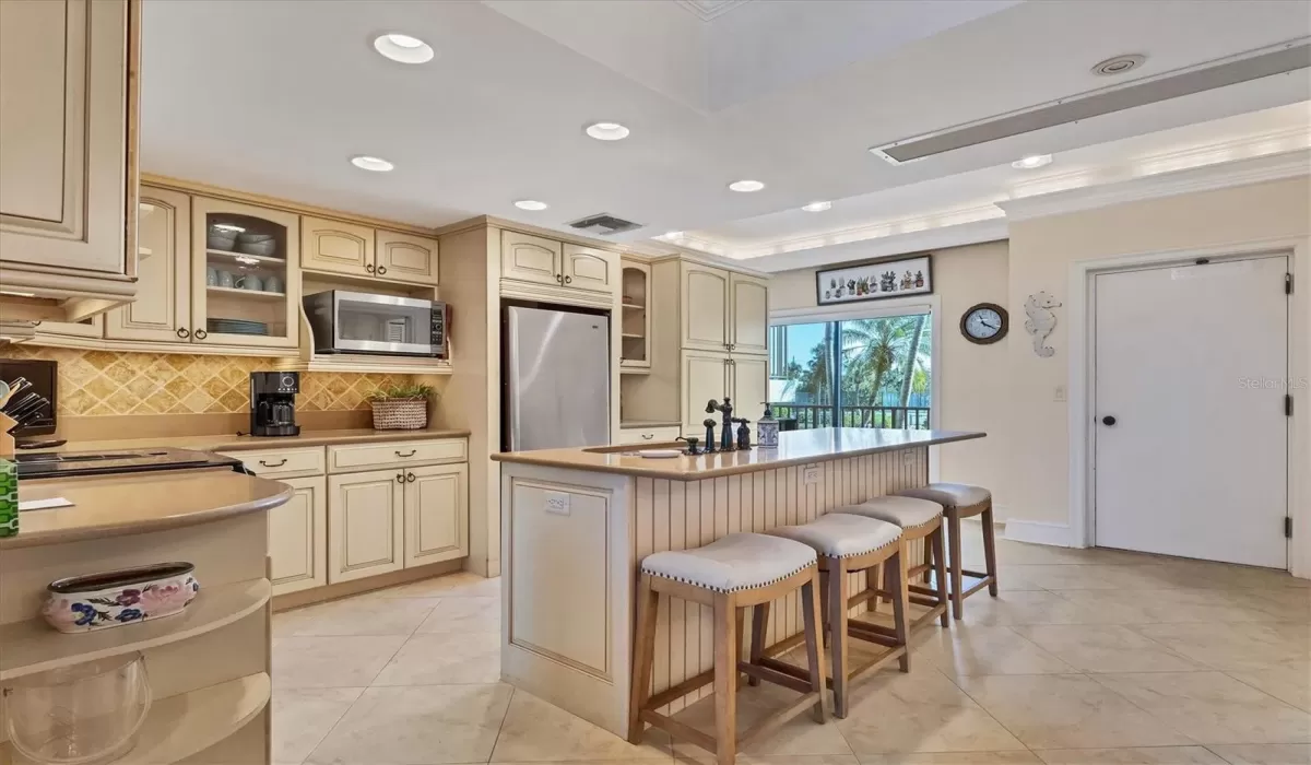 2 Bedrooms Bedrooms, 0 ,2 BathroomsBathrooms,Residential,For Sale,0,D6139754