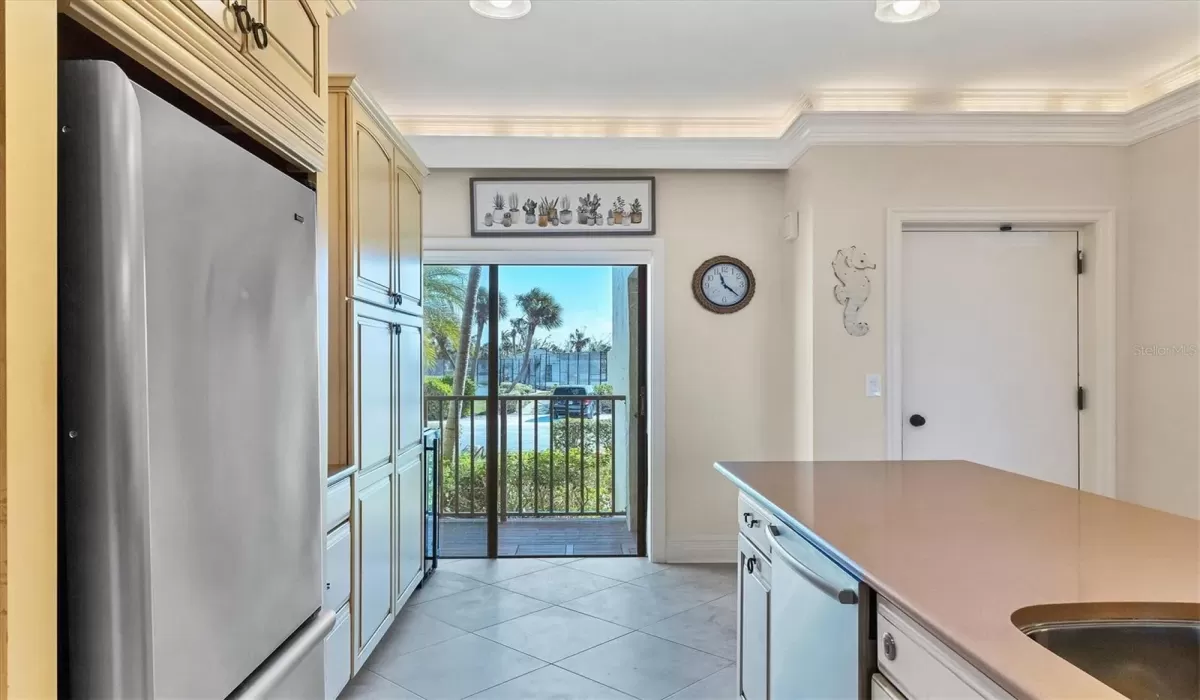 2 Bedrooms Bedrooms, 0 ,2 BathroomsBathrooms,Residential,For Sale,0,D6139754