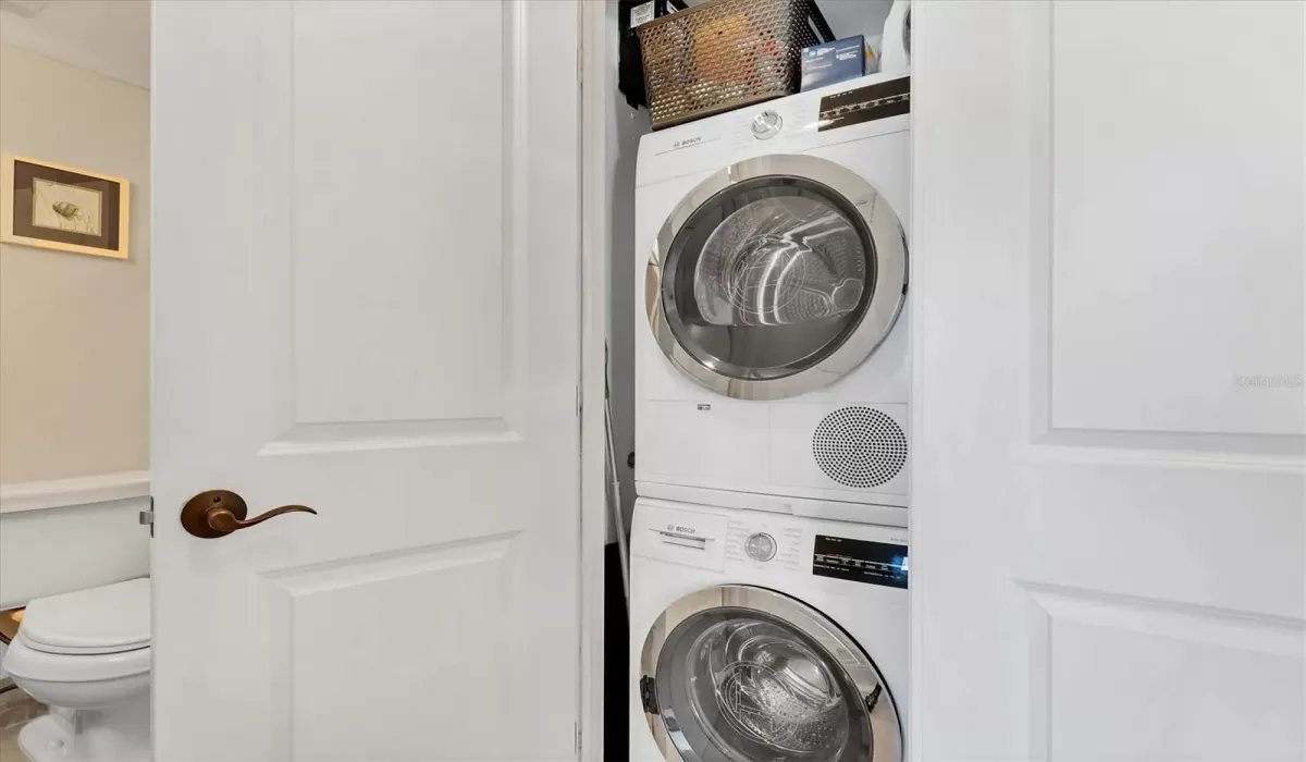 2 Bedrooms Bedrooms, 0 ,2 BathroomsBathrooms,Residential,For Sale,0,D6139754