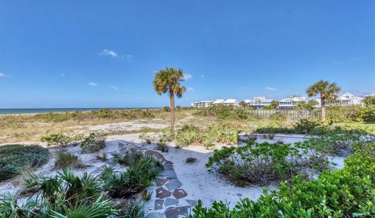 2 Bedrooms Bedrooms, 0 ,2 BathroomsBathrooms,Residential,For Sale,0,D6139754