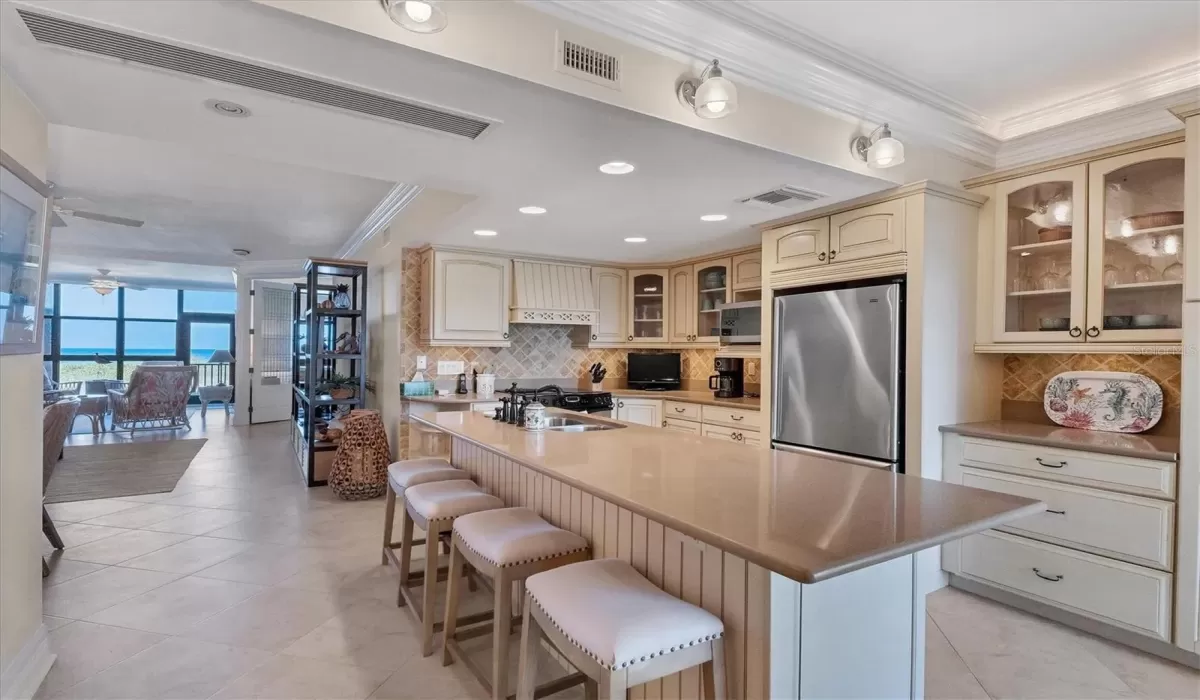 2 Bedrooms Bedrooms, 0 ,2 BathroomsBathrooms,Residential,For Sale,0,D6139754