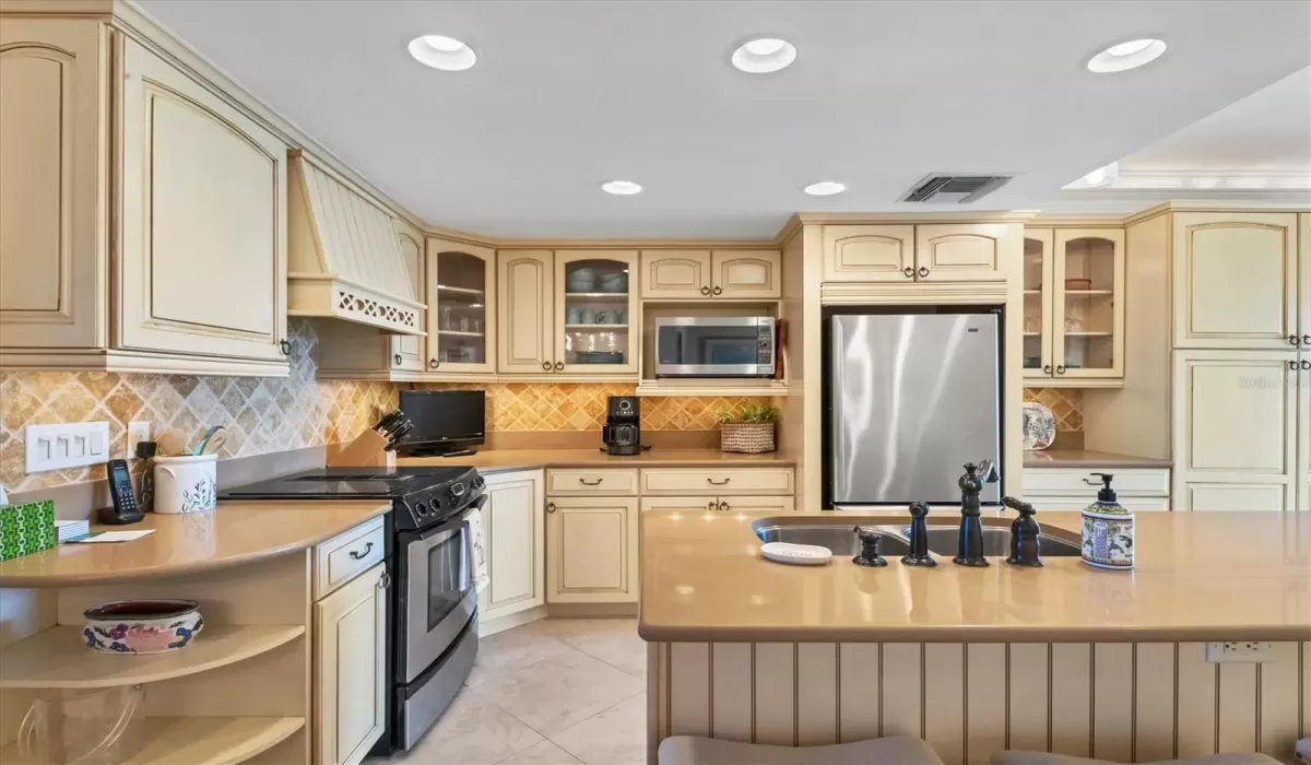 2 Bedrooms Bedrooms, 0 ,2 BathroomsBathrooms,Residential,For Sale,0,D6139754