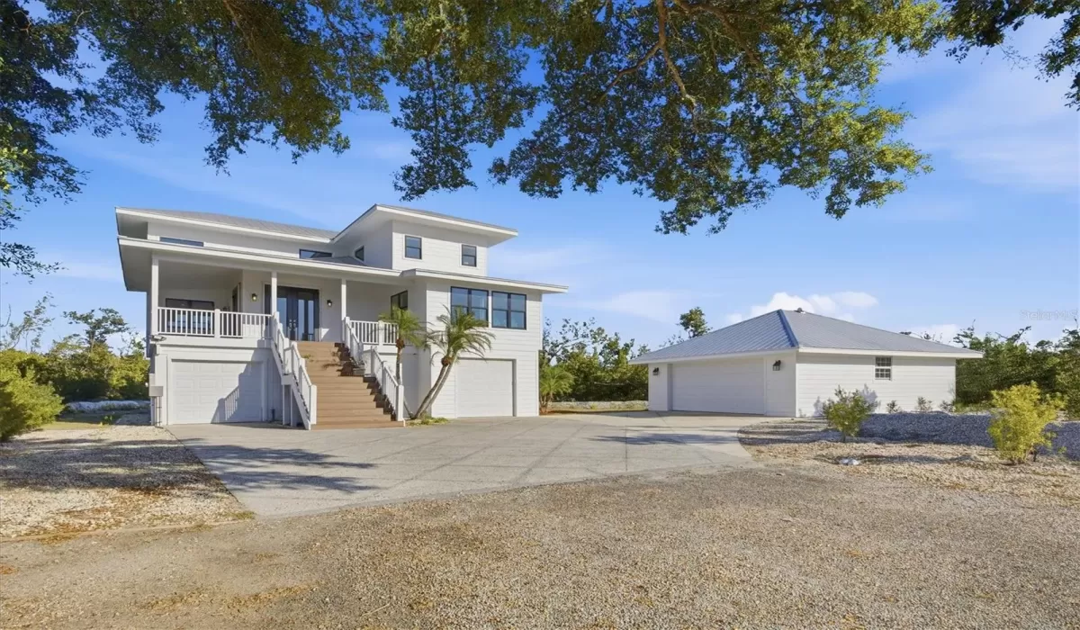 4 Bedrooms Bedrooms, 0 ,2 BathroomsBathrooms,Residential,For Sale,0,D6145351